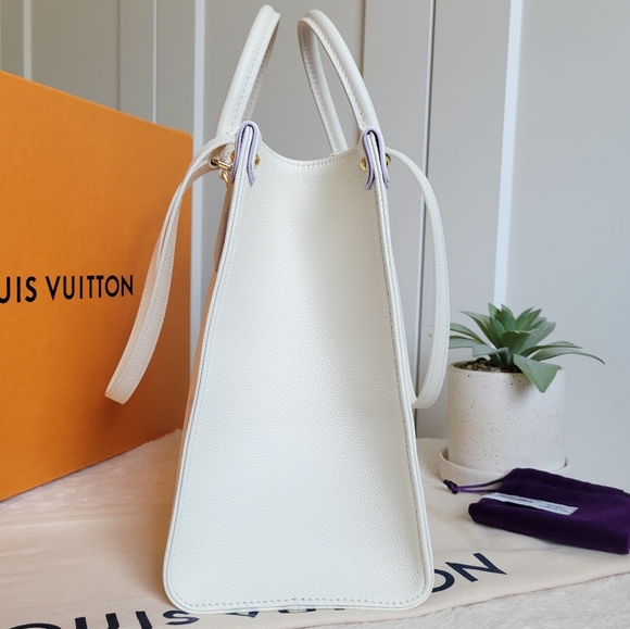 💕STUNNING Louis Vuitton OntheGO Mm EMPREINTE Bubble Tea Latte Lavender FLOWER - Picture 11 of 16